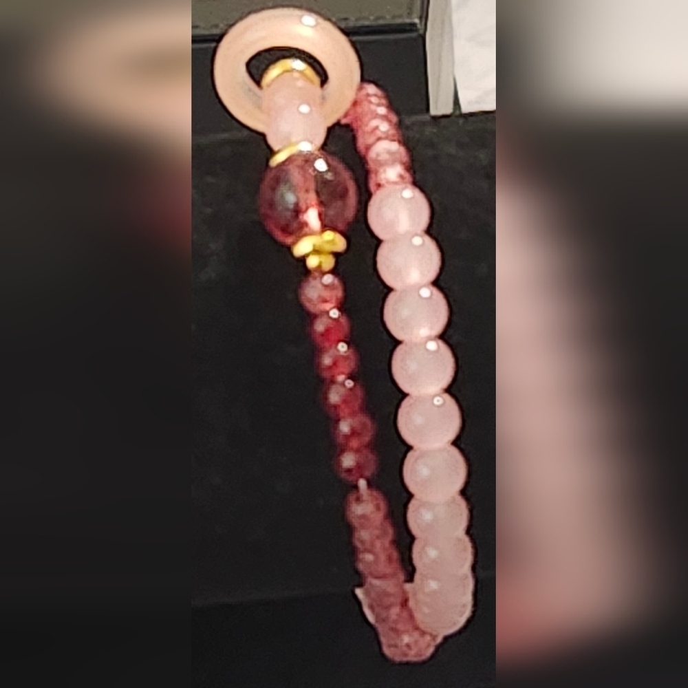Elegant Pink and Red Beaded Bracelet - Picture 4 of 4